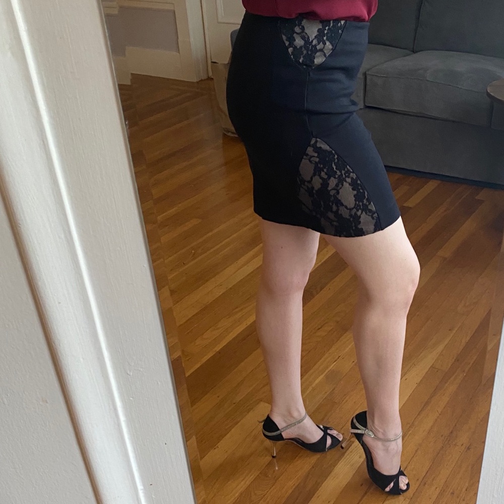 ❌SOLD❌ Express Lace Inset Pencil Skirt size 6